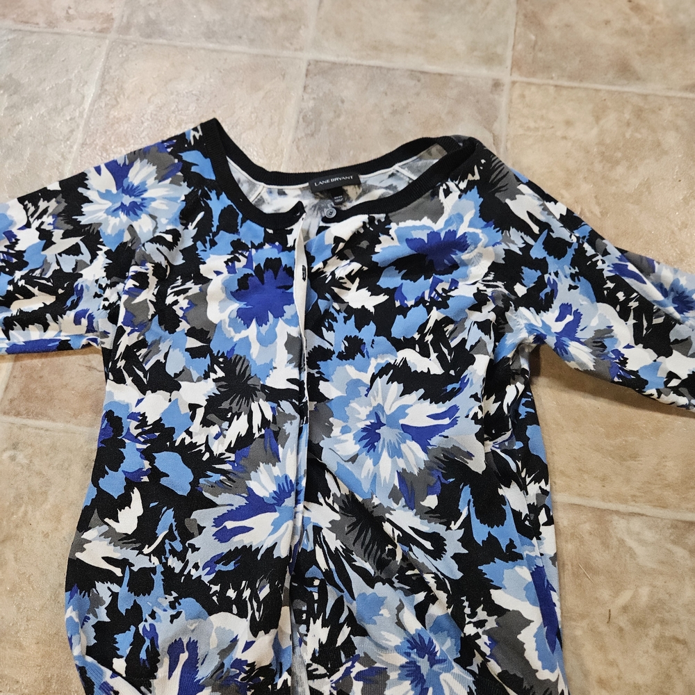 Lane Bryant Blue Black White Floral Scoop Neck Blouse